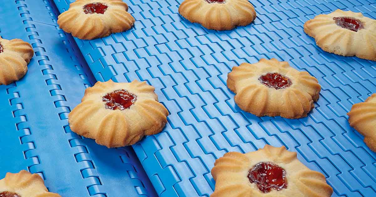 Reliable detectable plastic materials for demanding food production environments
